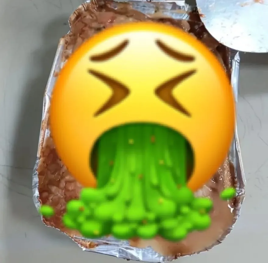 台南某專校「午餐像嘔吐物」！學生狂怨難吃　網驚：這是餿水吧