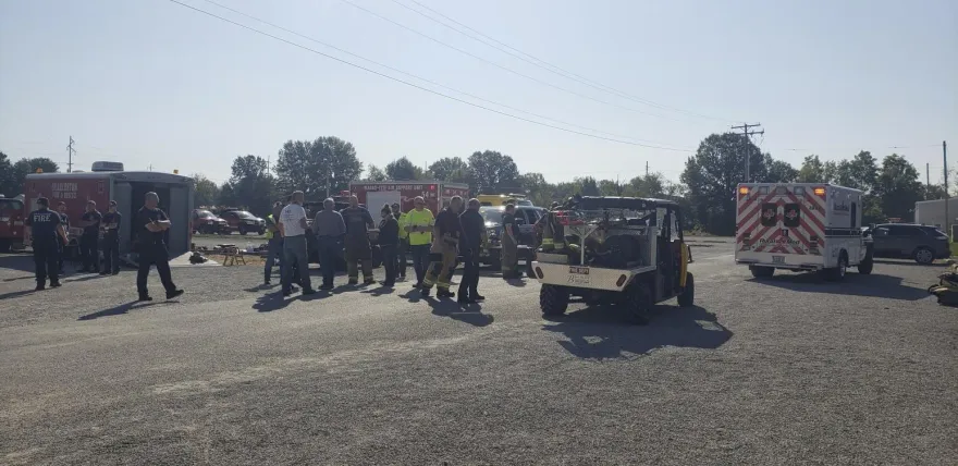 美高速公路發生連環車禍5死5傷　卡車翻覆有毒物質外洩「2.8公升」