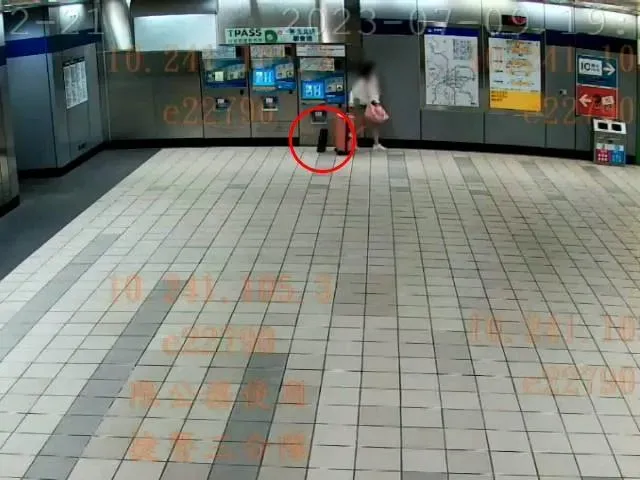 影/亂撿東西出事！松機捷運站地上有「大摩」威士忌　男順手牽羊遭法辦