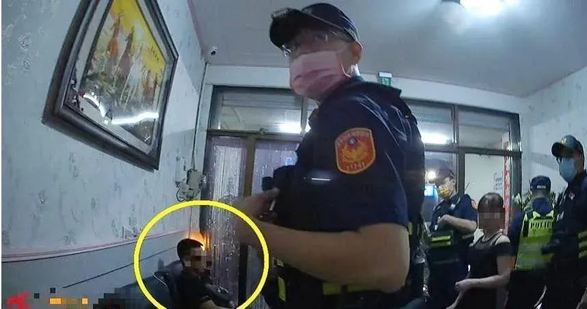 影/懂享受！台中失聯移工泡養生館遇臨檢　竟扯「陪老婆來紋眉」