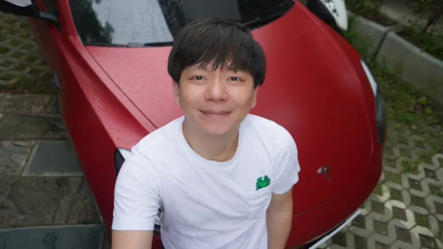 81萬YTR老爸腦瘤手術結束！老婆「等12小時」曝最新病況：已轉加護