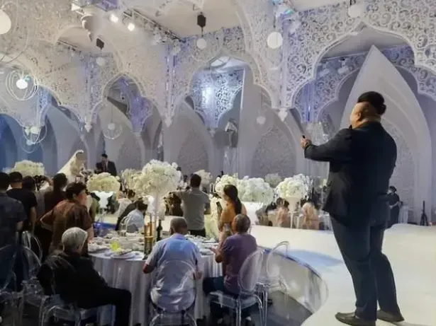 十一連假成「黃金結婚日」！婚禮司儀8天狂接16場工作　檔期全被「塞滿滿」