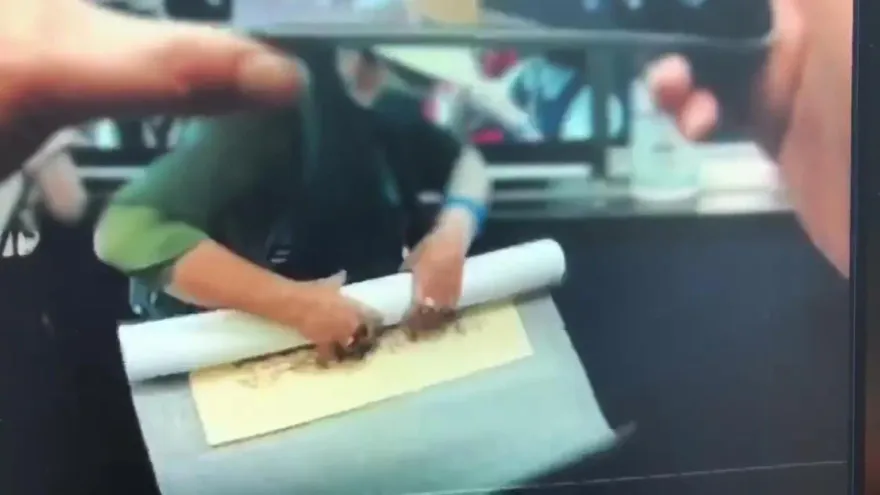 「日本參展」30萬元書法作品放捷運女廁！迷糊女書法家急報案