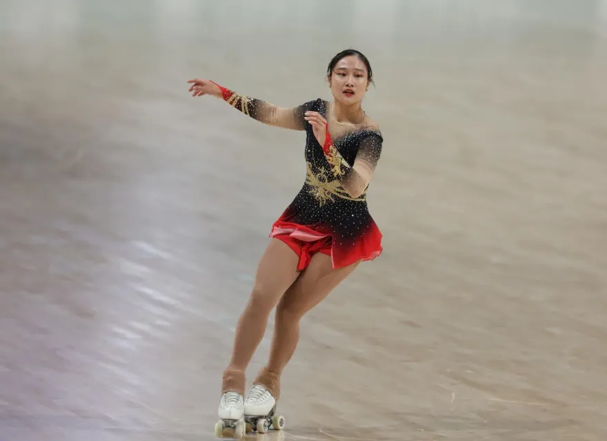 杭州亞運/歌曲融入對父親的思念！19歲洪筱晴花式滑輪溜冰奪金　相信爸爸看到了