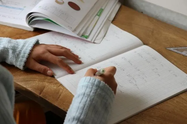 小學生被要求掌握8技能　說流利英語「能煮一桌菜」…家長傻眼：太難了