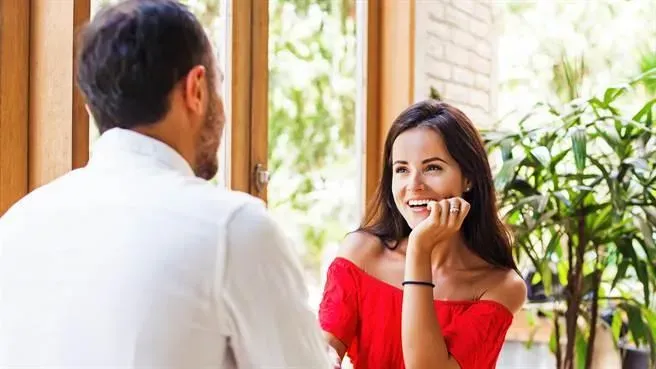 C罩女開「15項擇偶條件」：年薪120萬、吹樂器　網翻白眼：妳還是享受一個人