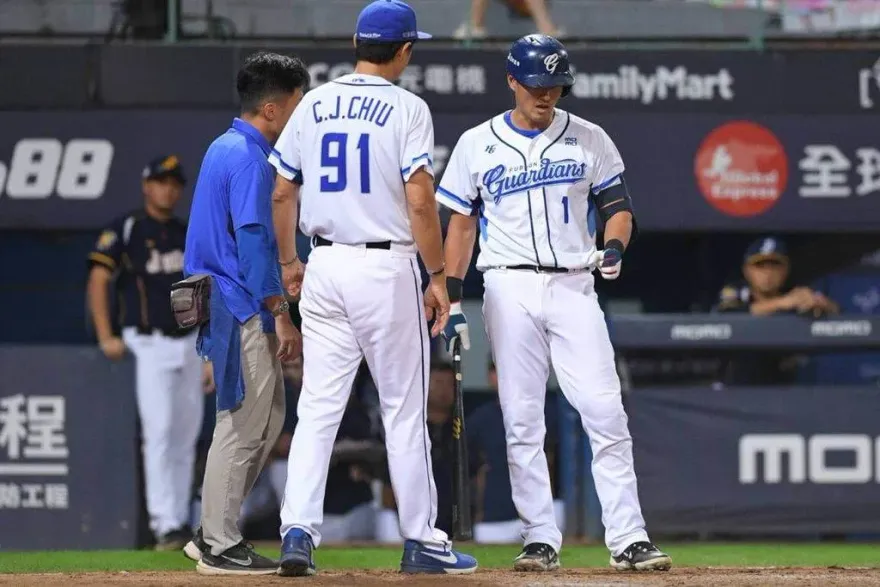 林哲瑄左手腕疑鉤狀骨受傷　總教練：本季例行賽提前報銷