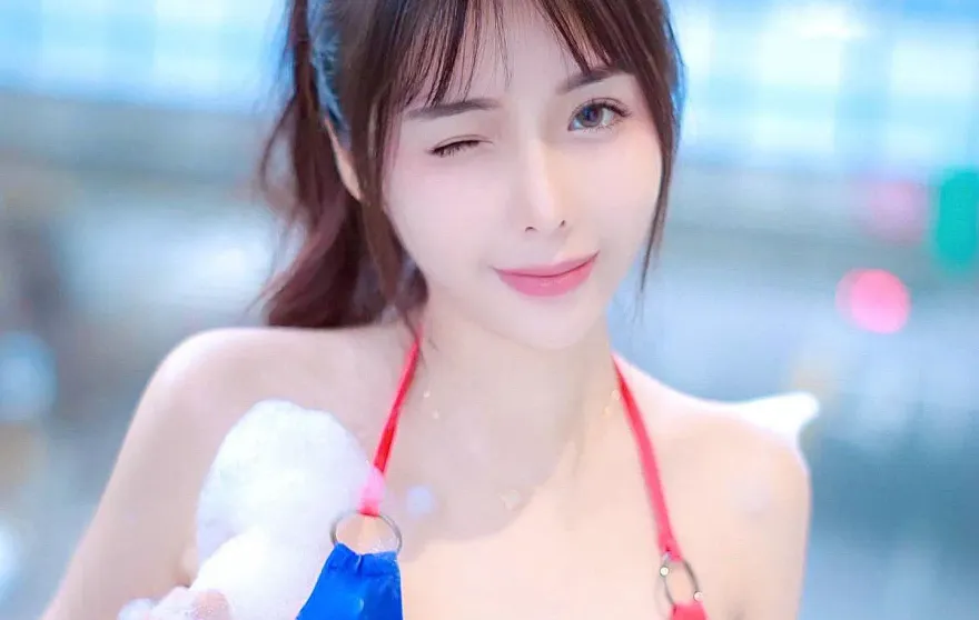 不忍了轉正面！士林夜市烤魷魚妹怒「加辣」秀真奶回嗆酸民：要隆乳我一定隆到G罩杯