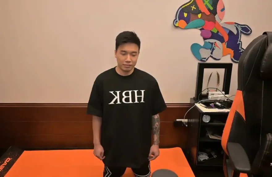 Toyz道歉超哥四度磕頭！嫌雞排「狗都不吃」卻一口接一口　他曝光原因