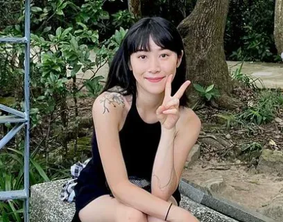 影/國中就抽菸！NanaQ曾「1天抽1包」成癮　網見舊照對比嚇傻：是戒毒吧