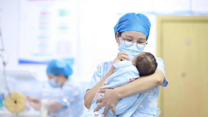 61年來首次人口「負成長」！陸2022年共956萬新生兒　二胎比例低於四成