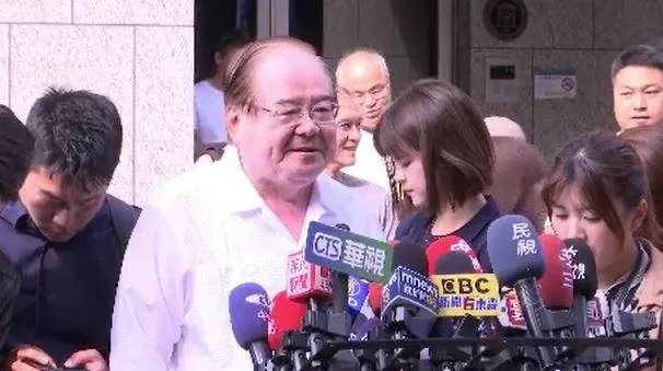 李乾龍稱藍白一定合　「國民黨多切塊餅給弟弟就好」