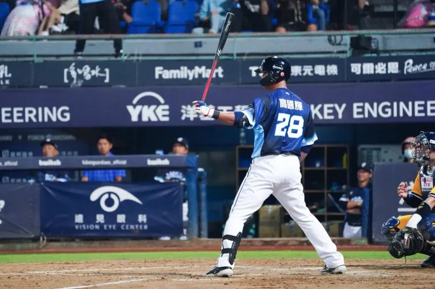 高國輝下放二軍！最後打席敲安　球員生涯畫下句點