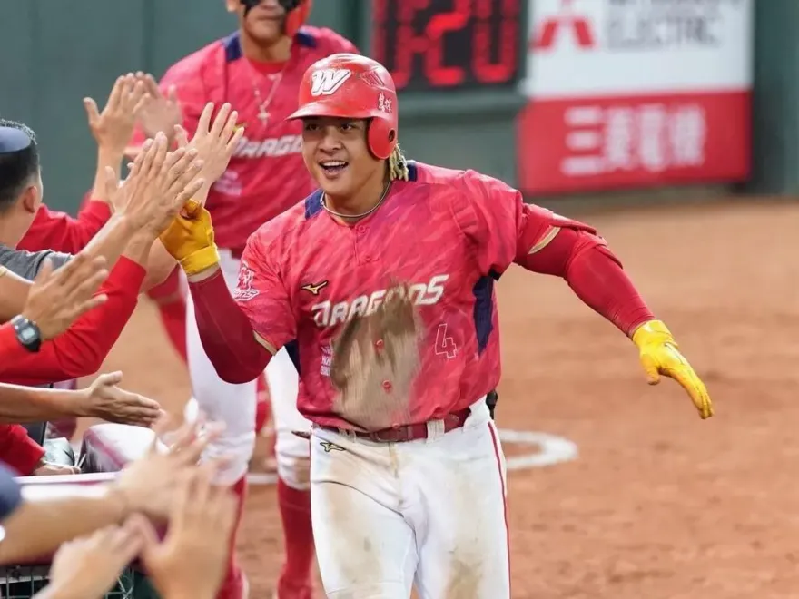 影/吉力吉撈．鞏冠炸滿貫彈助味全龍贏球　肢體動作亢奮有原因