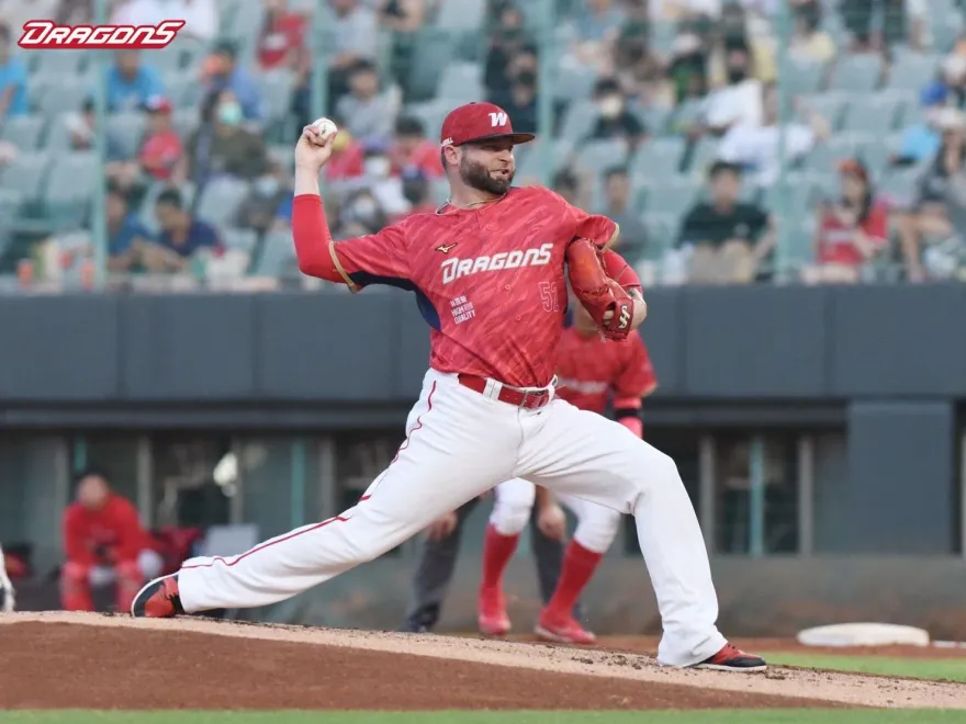 最接近「羅力條款」的男人！伍鐸再投2.1局年資滿8年　最快後年變本土洋將