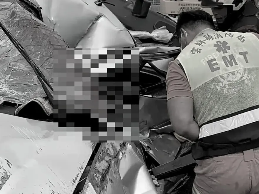 快訊/雲林斗六「遊覽車、轎車」事故！慘釀4死22傷　傷亡名單出爐