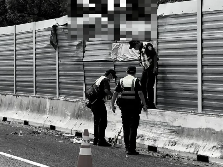 隔音牆都是血肉！12歲童綁安全帶仍遭撞慘死　殯葬業者不捨：頭剩三分之一