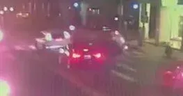 影/怎麼撞上的也不清楚？新店男「睏駕」撞前車烏龜翻　3人慘送醫