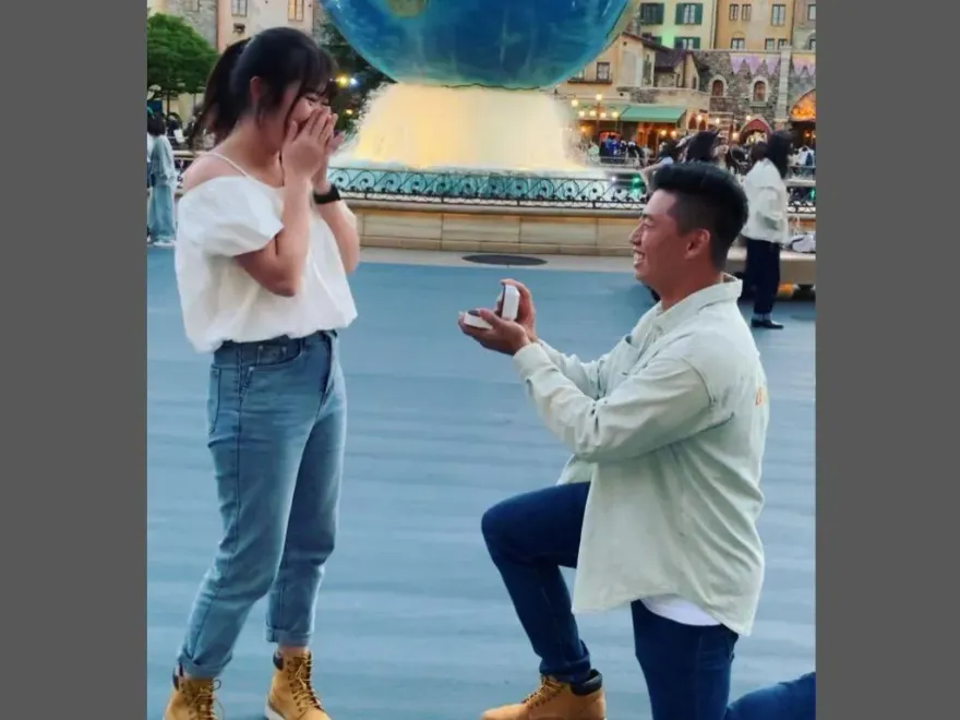 快訊/鄭宗哲「求婚成功」！　他單膝下跪：比任何在場上的關鍵時刻還緊張