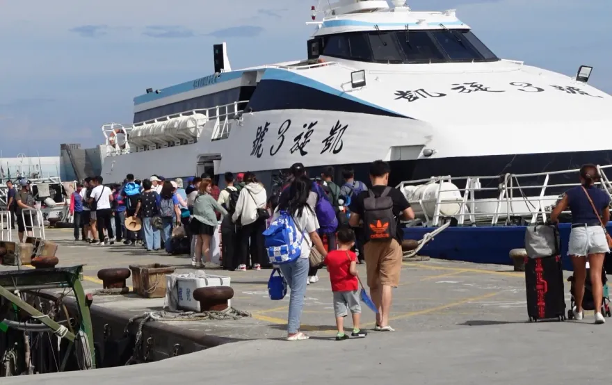 台東離島船票喊漲200元！蘭嶼來回票2800元　明年上路「居民沒影響」