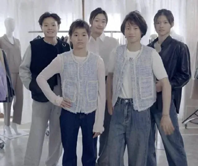 尷尬了！16歲跳水天才全紅嬋代言服裝　「超齡造型」網虧：實在太醜