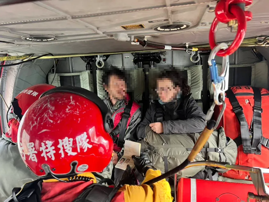 影/好消息！法籍情侶屏東霧頭山失聯找到了！狀況良好、後送小港機場