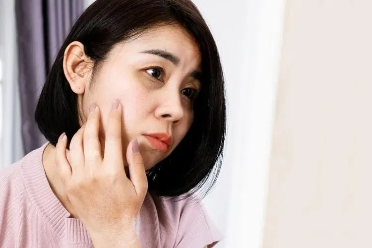 睡飽還是有「黑眼圈」！醫揪「5原因」害人：吃太鹹中了