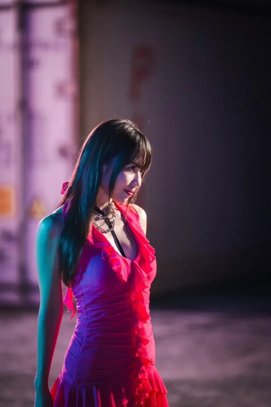 影/啦啦隊女神好歌喉「斜槓出單曲」！ 陳伊、苡萱驚呆：深藏不露