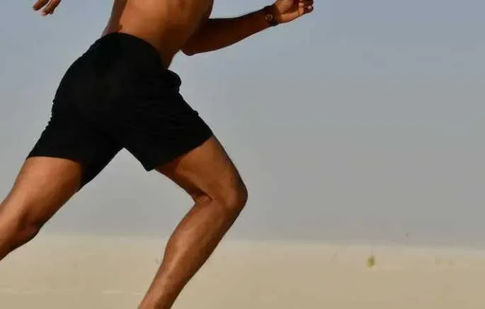 一跑步就肚子痛？醫揭「2大主因」證實了　「出現症狀」應先停下休息