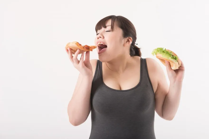 90%胖子的通病！營養師親揭「4壞習慣」…別再用碗公吃飯