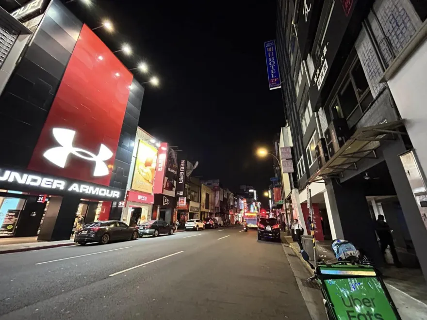 快訊/西門町電纜故障！捷運六號出口全黑　共249戶無預警停電