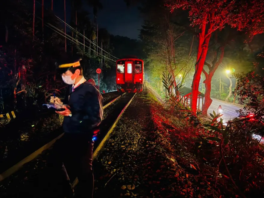 快訊/南投龍泉車站火車撞機車！60歲騎士頭骨破裂死亡