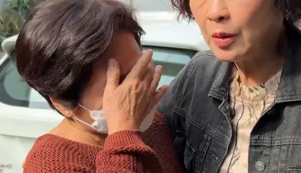 張誌家蜷曲沙發過世！媽媽悲痛淚崩　一家人今赴陸領取死亡證明