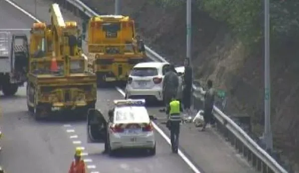 快訊/國3燕巢段「貨車、小客車」追撞！剩內側車道可通行