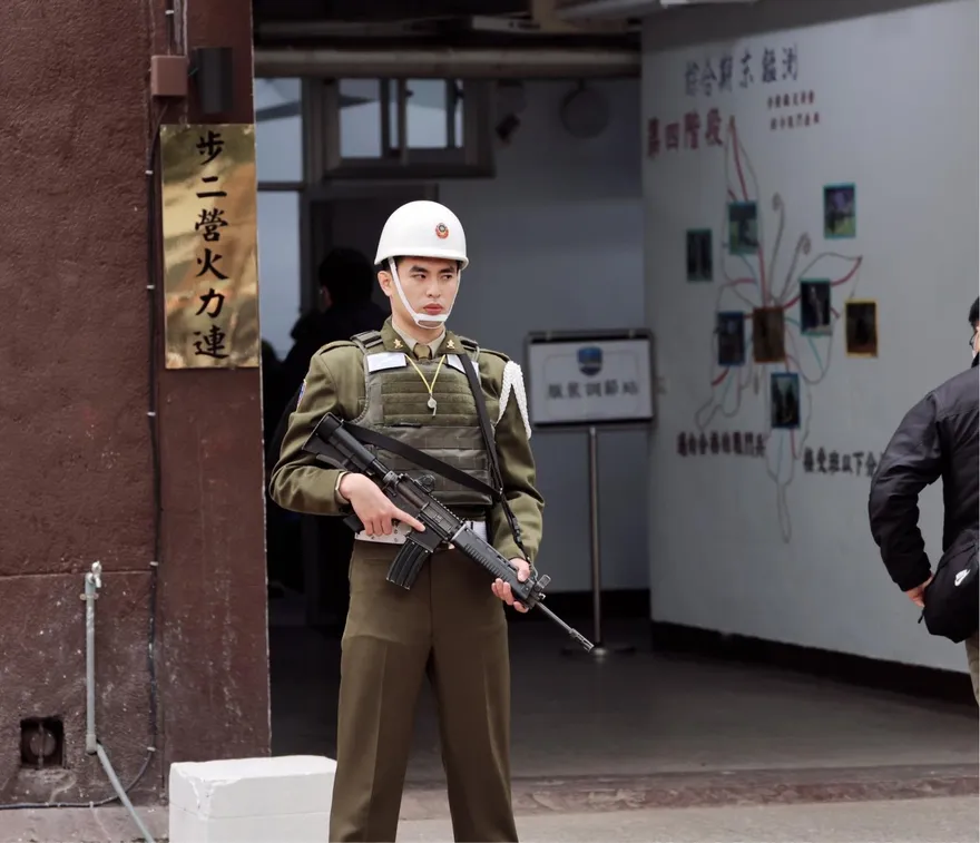 憲兵士官欠債加入「臥龍會」　洩密收30萬元下場曝光