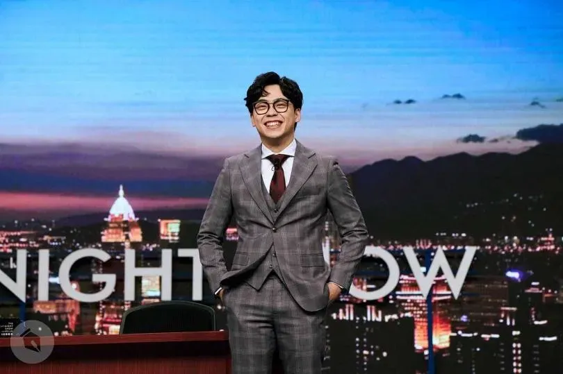 賀瓏《夜夜秀》最後一集哽咽！阿嬤昔勸「不要碰政治」如今難過到睡不著