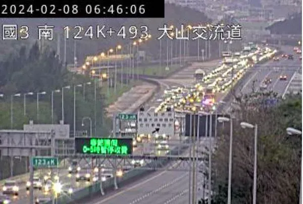 國道違規變換車道挨罰3000！她稱路況不熟提告「法院因這理由撤銷罰單」