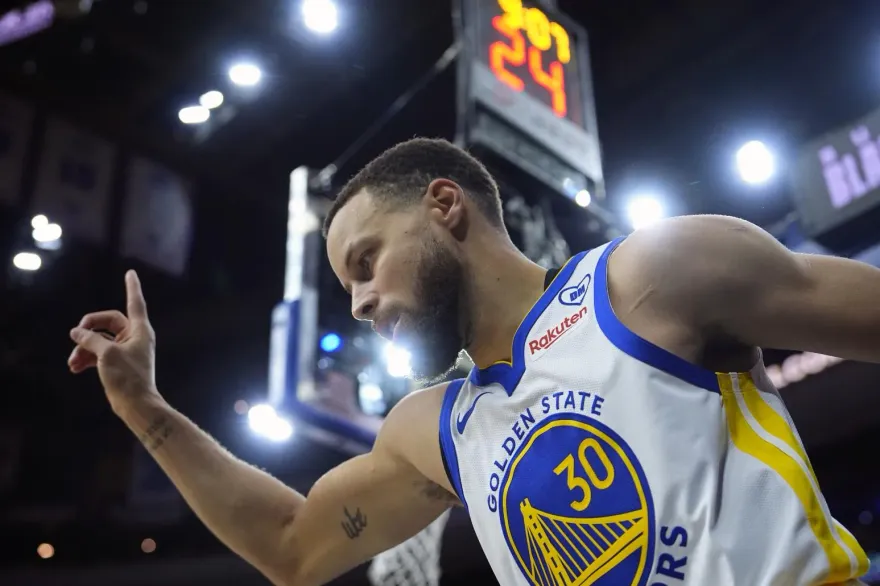 影/趁恩比德不在家　柯瑞只拿9分！勇士照虐76人