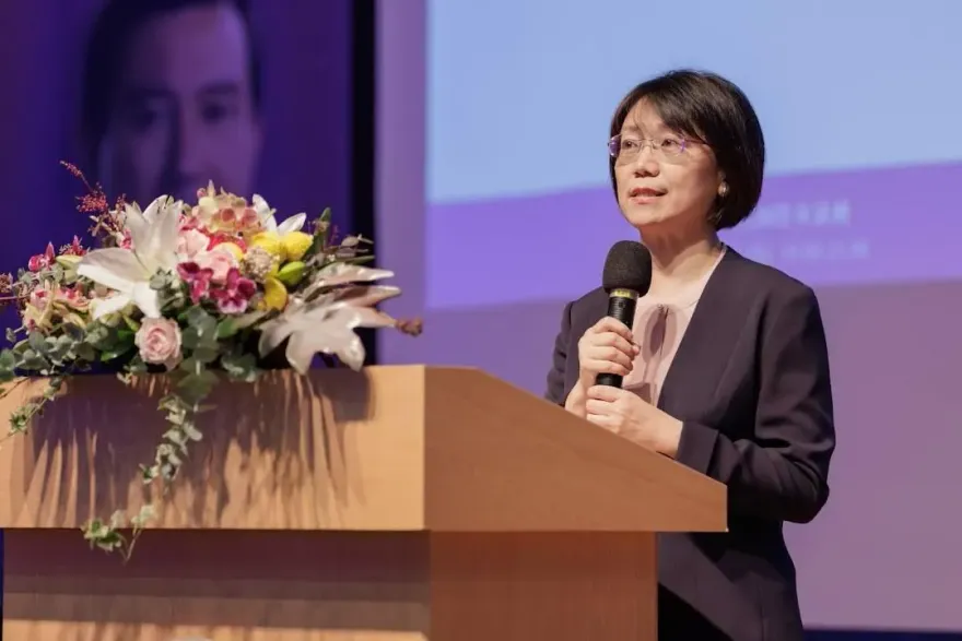 糾正陳建仁「質詢是上對下」臉書遭灌爆！藍營女戰神霸氣反擊：有何不對