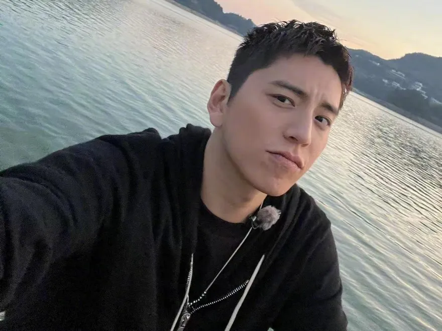 無預警曬「戒指照」！王大陸熱戀網紅半年傳好事將近　親上火線回應了