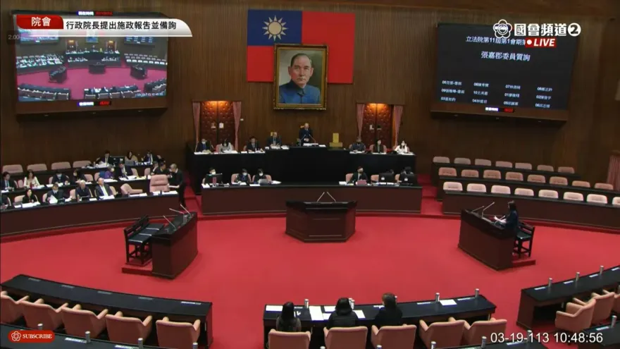 綠抗議取消質詢權　黃揚明今PO最新立院照「這1幕」：這才正常