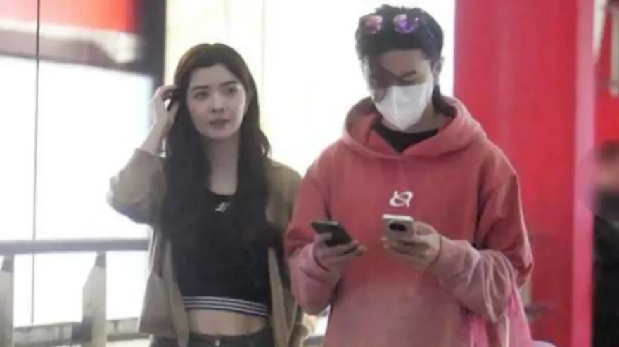 唐禹哲疑又當爸？與蘇小軒「牽2歲孩」現身公園　一家三口畫面曝光