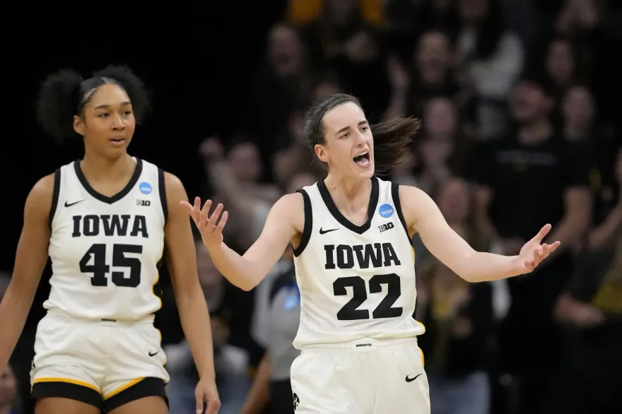 影/大學「女柯瑞」碎嘴抱怨判罰　老爸場下怒斥：閉嘴！