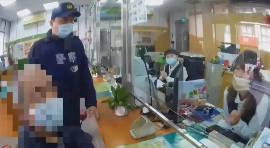 靈骨塔投資詐騙！新竹老翁欲匯款50萬元　警方一招成功攔阻