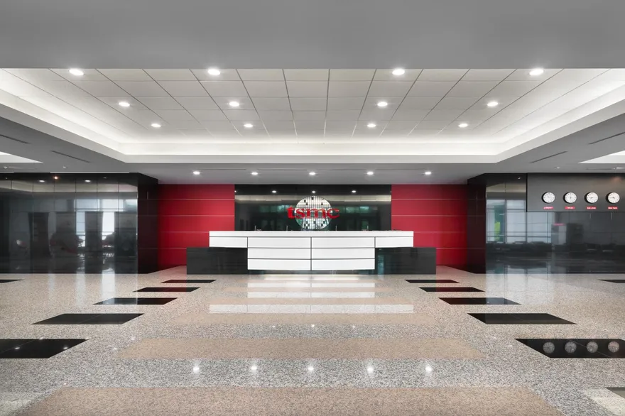 英特爾晶圓代工急追！蘋果聯發科都有意靠攏　台積電2奈米迎勁敵