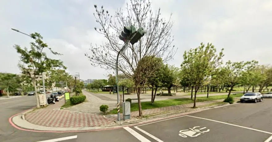 悚！台中男全身血倒臥公園人行道　頭部中槍當場死亡身旁找到一把槍