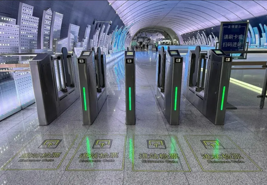 女大生走錯出口「被扣錢」怒提告　上海地鐵新規：10分鐘內同站進出免費