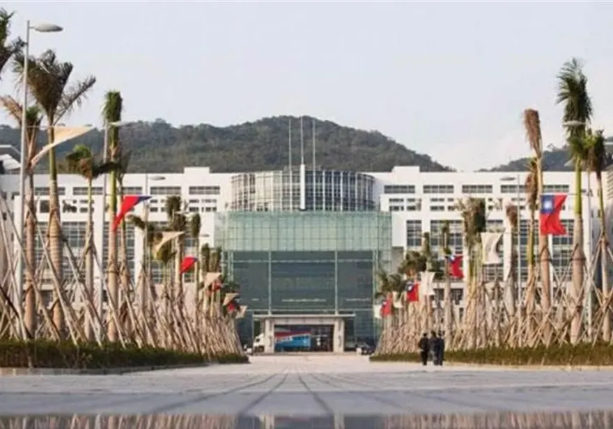 國防醫學院因戶籍未滿20年拒絕資優生　律師批：顯不合理