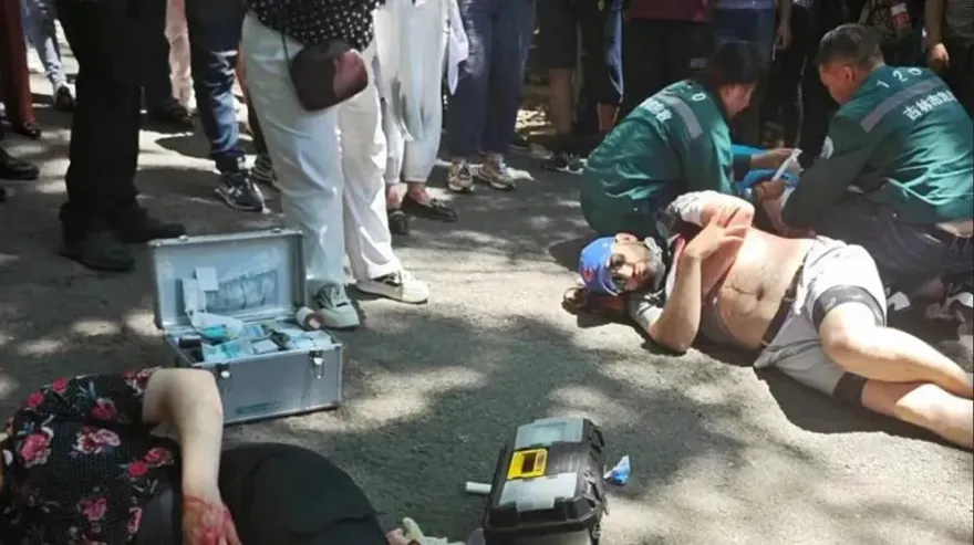 4美師在公園遇刺！55歲男稱遭撞動殺機　警方企圖掩蓋黑幕引民怨