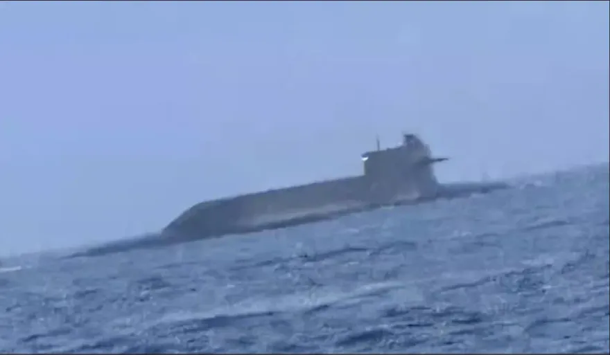 澎湖漁民捕小管遇「解放軍核潛艦」浮出海面…照片太震驚！賴士葆嗆爆賴清德